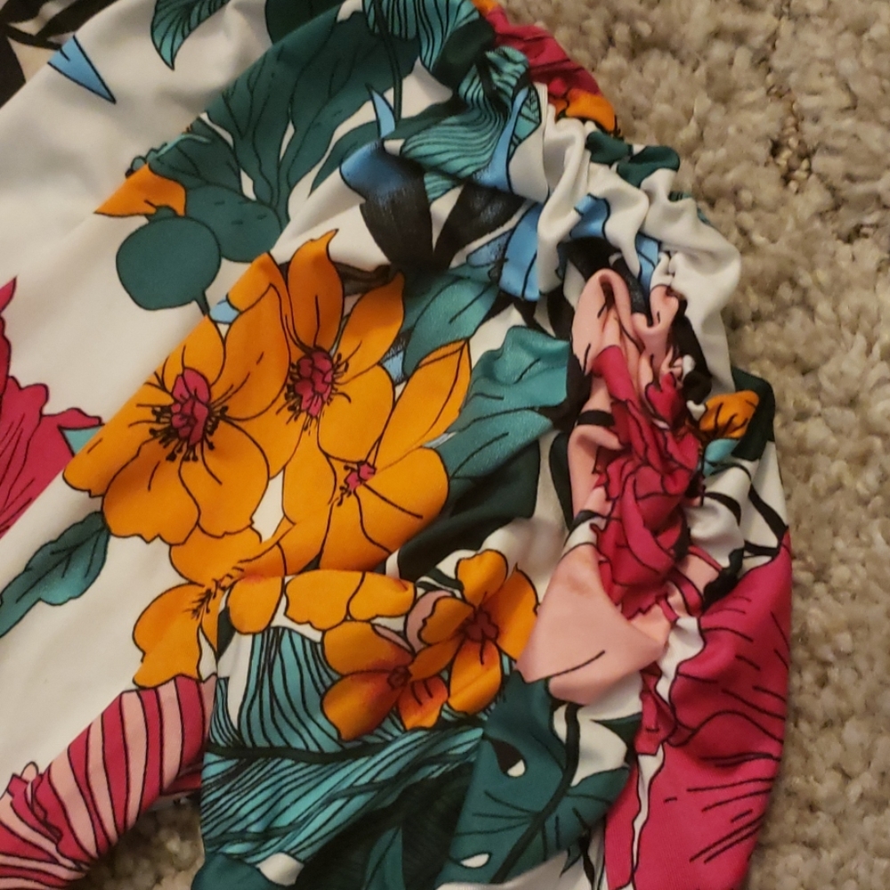 Clothes - Picture 2 of 4